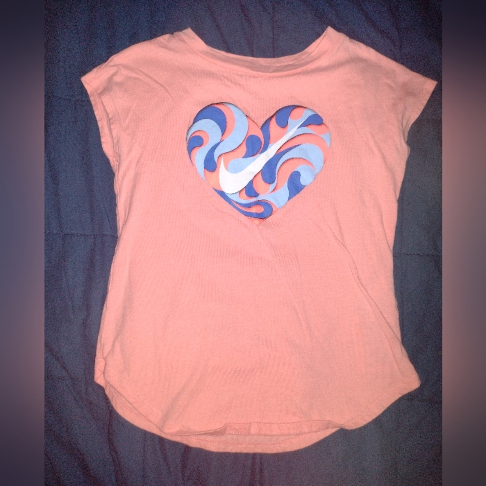 Nike Girl's Heart Shirt Size 6X